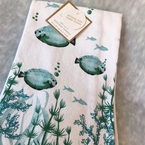 Coastal Collection Fish Coral Reef Kitchen Towel Set if 2 NWT %100 Cotton 18x28
